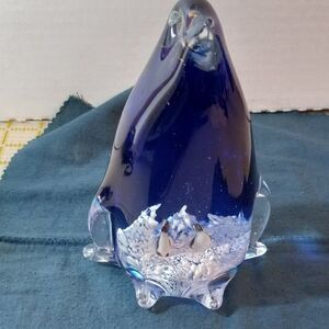 Paperweight Large Peguin, small peguin scene inside